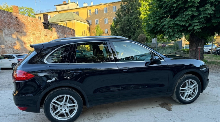 Porsche Cayenne cena 89900 przebieg: 219000, rok produkcji 2012 z Kraków małe 326